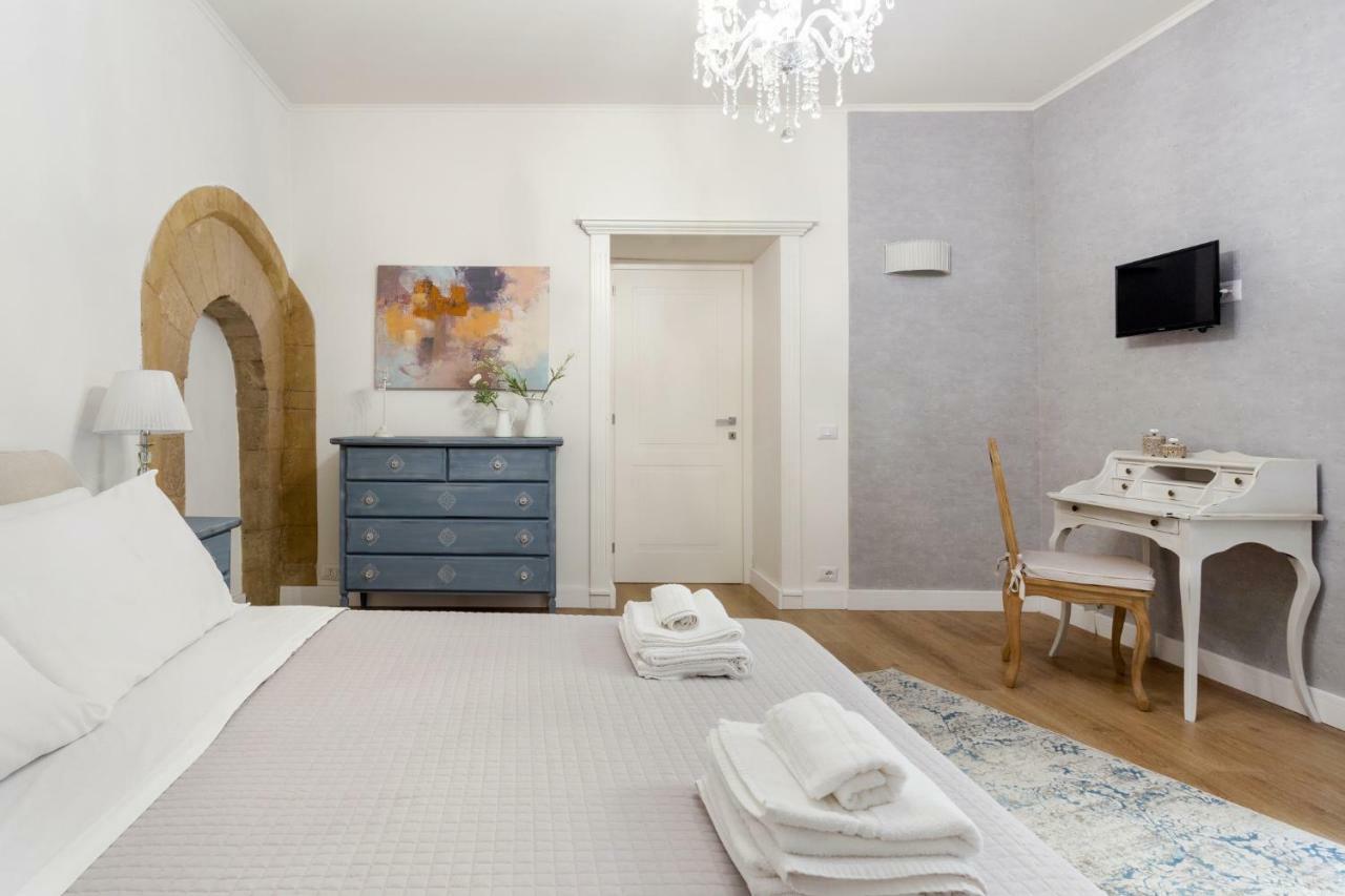 Casa Nagale- Una Suite Di Charme Nel Cuore Di Ortigia A 50 Mt Dal Mare Syrakus Exterior foto