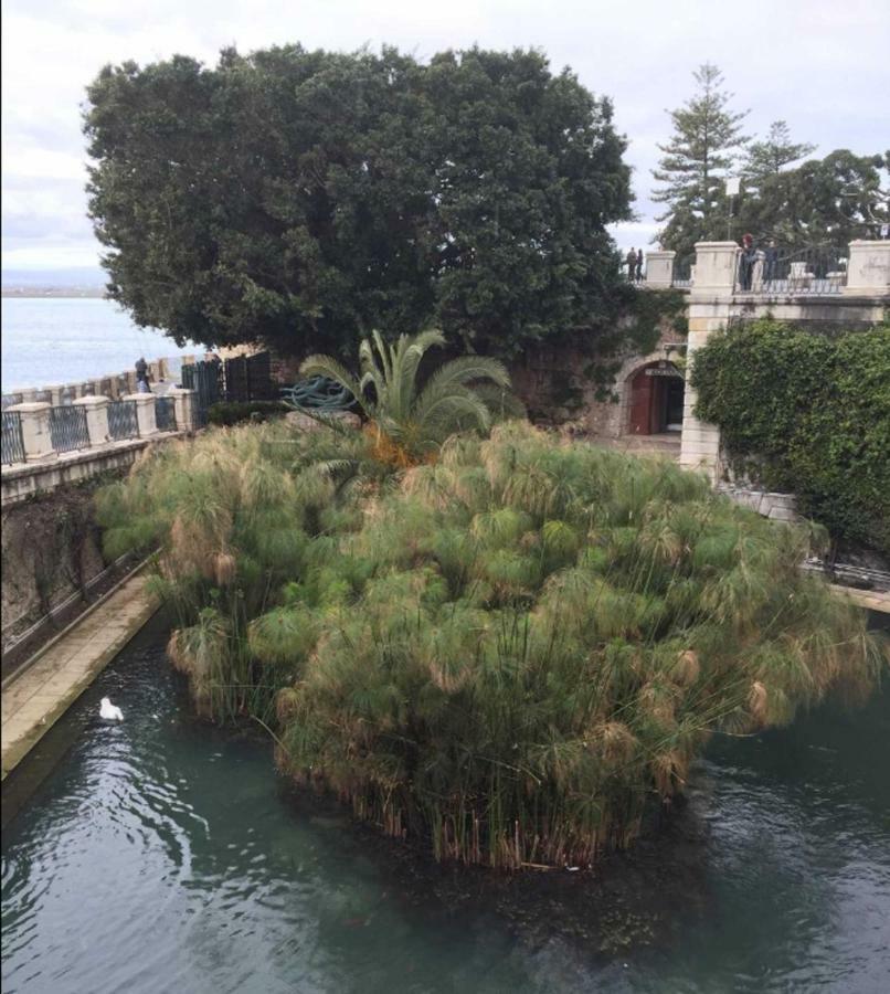 Casa Nagale- Una Suite Di Charme Nel Cuore Di Ortigia A 50 Mt Dal Mare Syrakus Exterior foto