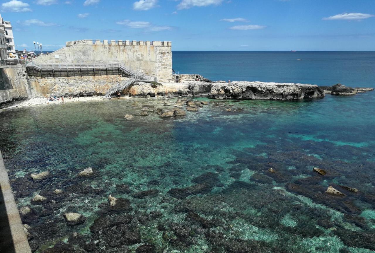 Casa Nagale- Una Suite Di Charme Nel Cuore Di Ortigia A 50 Mt Dal Mare Syrakus Exterior foto